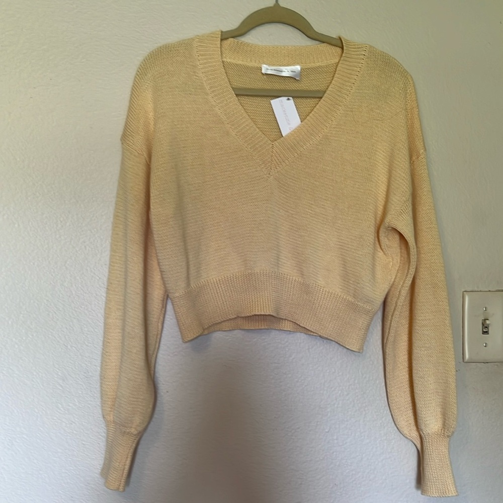 Butter yellow Mackenzie and me V neck sweater sz small